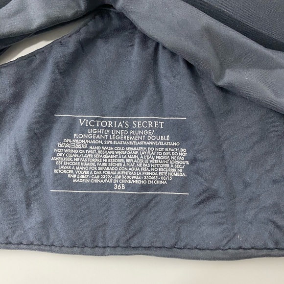 Victoria’s Secret lightly lined plunge bra - Picture 4 of 4